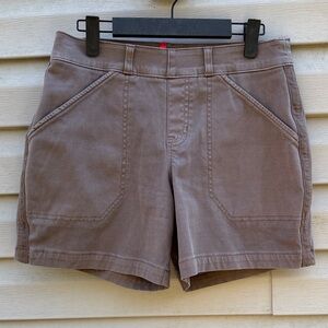 Spanx | Stretch 6” Twill Shorts size Medium